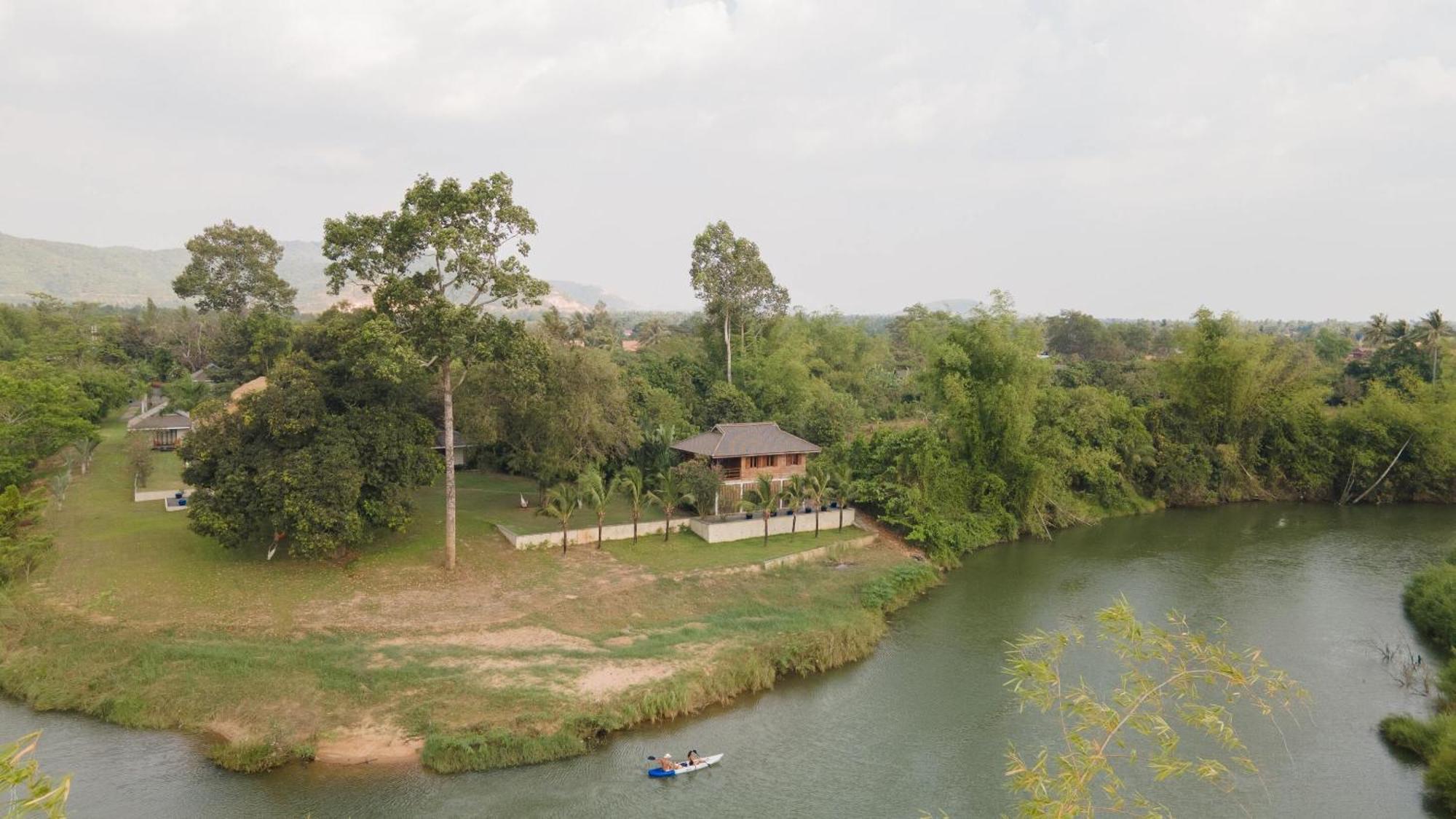 Khla Lodge Kampot Rum bild